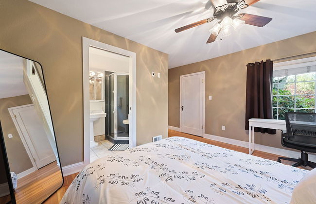 Private park in a cozy home next to I-90 huge yard - Foto 3