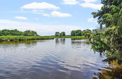 The Porter's Barn - fancy little waterfront home with deep-water boat dock and firepit - Foto 29