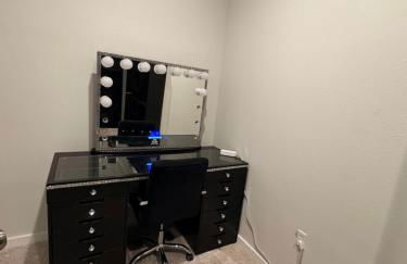 The Canvas Modern 4BR Retreat Rooftop - Photo 35