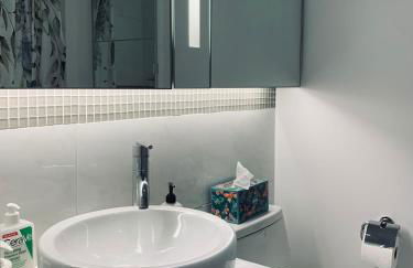 Entire luxury apt midtown with pool, gym, and sauna - Foto 12