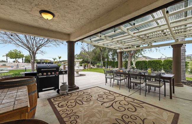 Breathtaking Meadows by Avantstay Temecula Group Retreat Pool, Pickleball, Firepit, Hot Tub - Foto 8