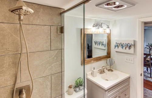 Vintage Farm Cottage Near Hikes and Pigeon River - Foto 16