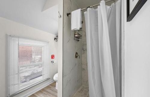 Mexicantown Detroit 2BR | Sleeps 7 + WiFi - Foto 8