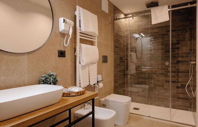 Belladonna Hotel - Photo 7