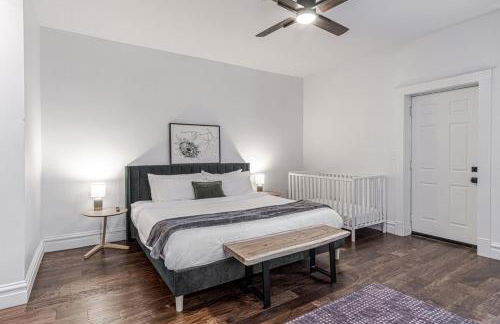 Ann Avenue Spacious 3BR Home with Games, Yard and Near Downtown - Photo 29