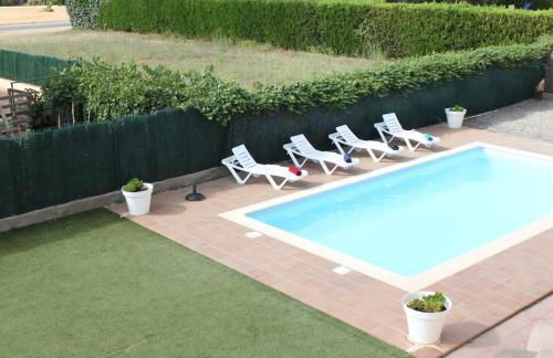 Villa Mediterránea con Cinco Dormitorios y Piscina - Foto 33