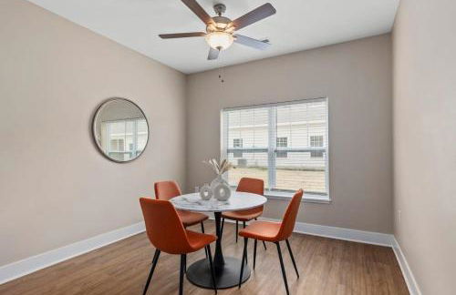 Modern 2BR 2BA New Build Condo with Garage & Patio - Foto 7
