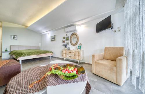 Magical View Studios 2 Asproneri, Kamena Vourla - Photo 46