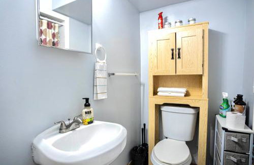 Lovely Loft in Newark Minutes from NYC, EWR & American Dream Mall - Photo 8