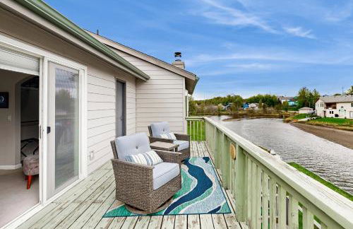 Campbell Lake Escape - Photo 21