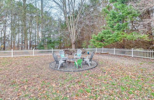 Spacious Trappe Getaway with Outdoor Pool and Gazebo! - Foto 33