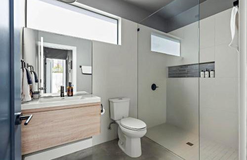 Rooftop Deck, DT City Views, Modern Eastside Oasis - Foto 37