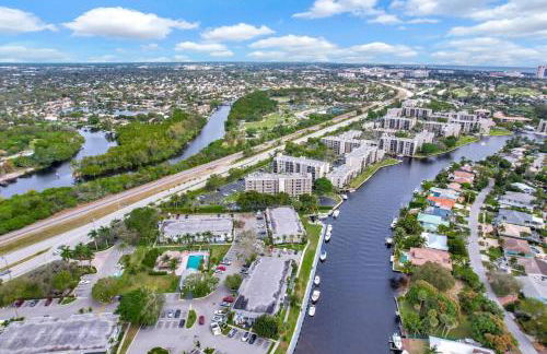 Serene Poolside Getaway Lake Access Parking - Foto 2