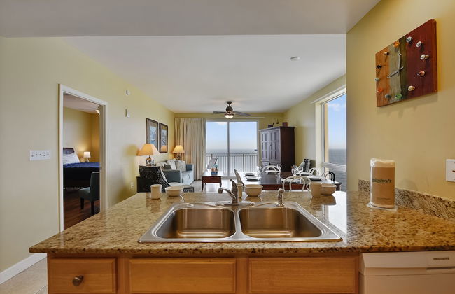 Splash Beach Resort by Book That Condo - Photo 45