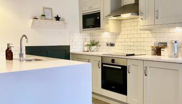Boutique Chapel Apartment within City Walls - Foto 5, dishwasher, minibar