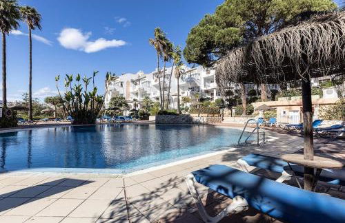 Stylish Penthouse Duplex at Matchroom Country Club - Photo 25