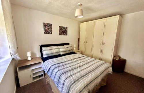 Oldham Bungalow Retreat: 2BD Peaceful Comfort - Foto 5