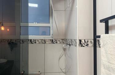 Apartamento em Santos no Gonzaga em frente a praia - Foto 26