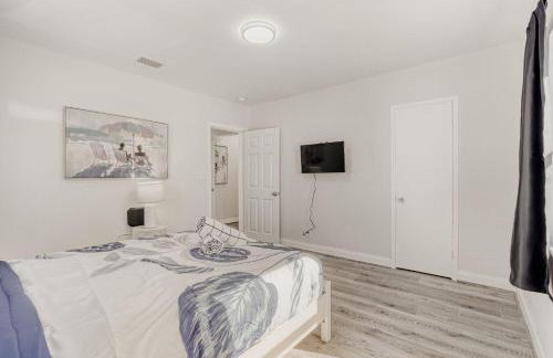 Lauderdale Breeze Villas - Luxury 3 BR Coastal Retreat - Foto 9