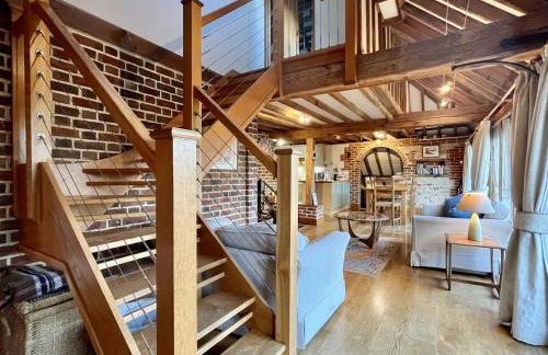 The Old Tractor Shed by inspirestays-com - Foto 29