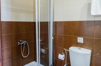 Vivian Hotel - Photo 26