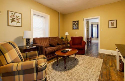 Ground-Level 2B2B Apt in Bryn Mawr w Parking - Foto 13