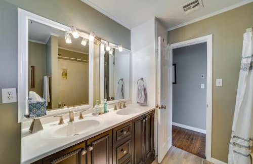 Tulsa Home with Yard 5 Mi to Downtown! - Photo 18