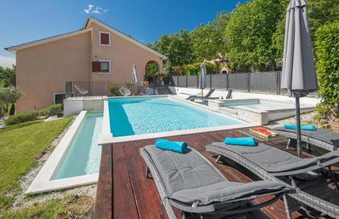 Lovely Home In Tinjan - Photo 9