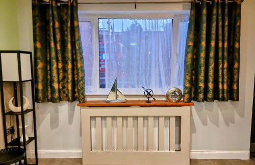 2 Bed Cosy House in London by Zaftastic Stays - Photo 9