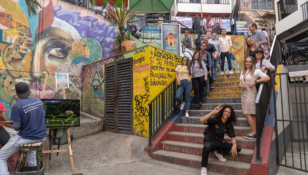 Graffiti tour through Comuna 13