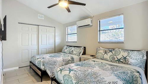 Pet-Friendly Home Near the Beach - Foto 1