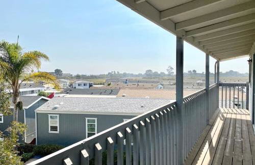 Modern & Cozy Gem ~ Walk to the Beach ~ Queen Beds - Photo 16