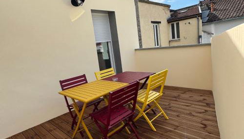 70m2 climatisé - Parking privé - Terrasse - 2 chambres - Lycée Roosevelt - Reims Arena - Foto 3