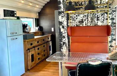 Gleis 1, Eisenbahn Waggon mit Whirlpool und Ofen - Foto 15