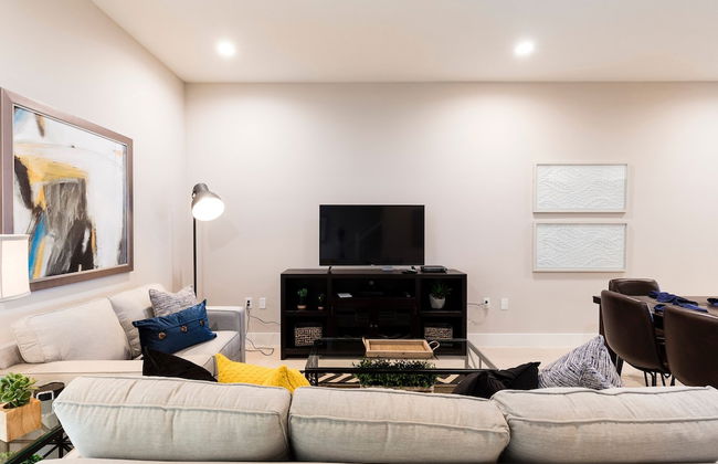 3 BR 3BA Villa 5min Disneyworld Hot Tub BBQ - Foto 14