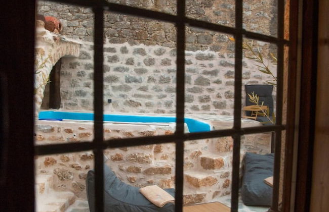 Dandy Villas Tower House Built in 17th Century Pool - Photo 64