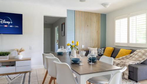 Spacious 3-Bedroom Villa with Heated Saltwater Pool and Fenced Yard in Oakland Park - Foto 5