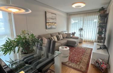 A estrenar amplio con piscina y parking - Foto 8