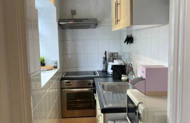 Mezzanine Studio Flat in Putney - Foto 9