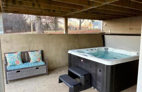 Haven @ the Lake | Hot Tub | Fire Pit| Fireplace - Foto 28
