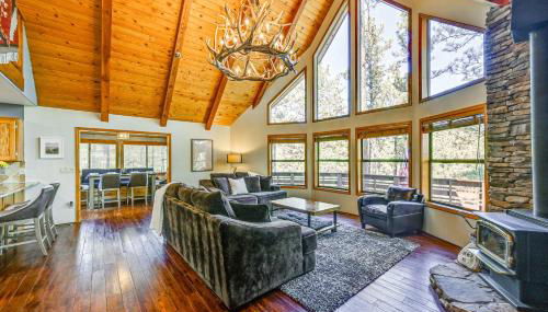 Furnished Deck and Forest Views Pine Retreat! - Foto 3