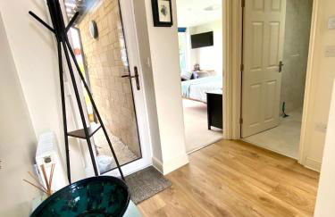 A secluded self contained Country Suite with a view - parking, easy access to Bath - Photo 11