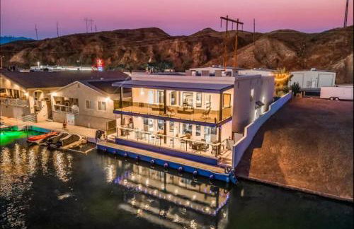 Chateau Bleu, Canal front Stunner - Foto 1