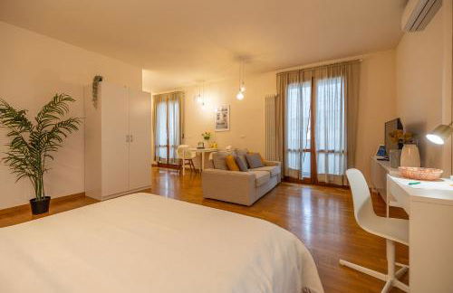 ComfortHouse Netflix, Prime, WiFi, TV, Balcony - Foto 15