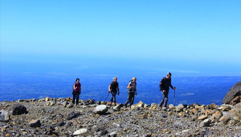 Senderismo por el Parque Nacional de los Volcanes - Foto 2, En la ruta de senderismo por volcán de Santa Ana