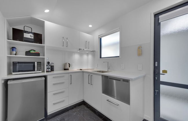 DeLorenzo's Studio Apartments - Foto 31