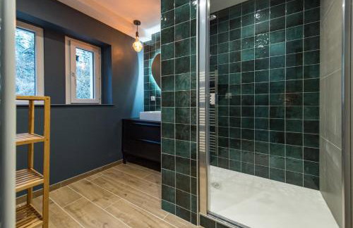 Legendary ski & cycling 4 to 6 guest getaway - Photo 19