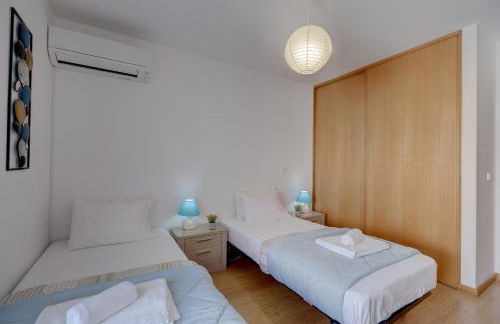 City center Private parking Sea view - Photo 14