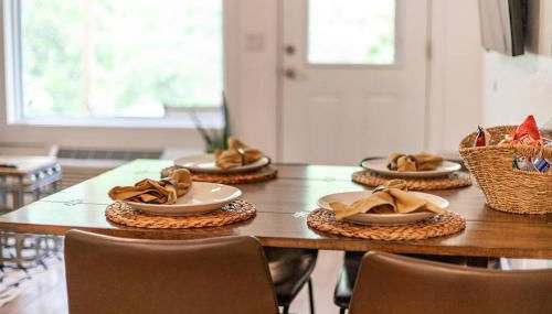 Cozy Cottage • 2 King Beds • Grove • Kayaks • Washer/Dryer - Foto 2