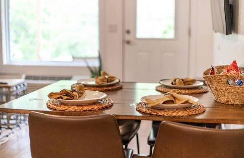 Cozy Cottage • 2 King Beds • Grove • Kayaks • Washer/Dryer - Foto 2